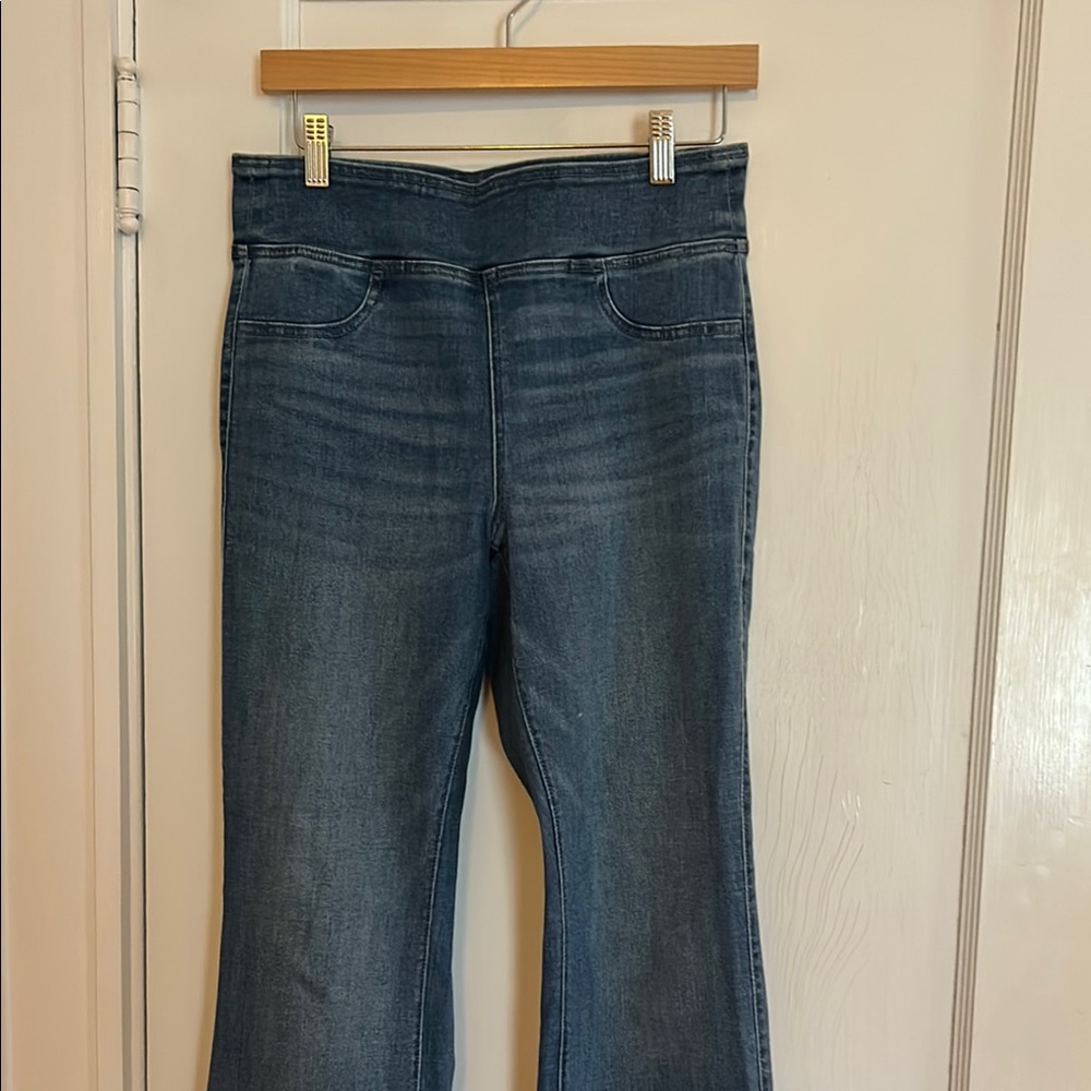 Blue Flare High-Waisted Jeans with Wide Leg